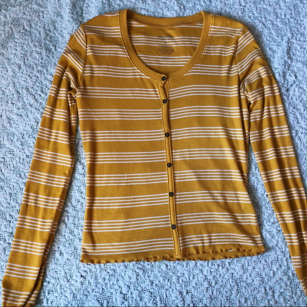 yellow striped top